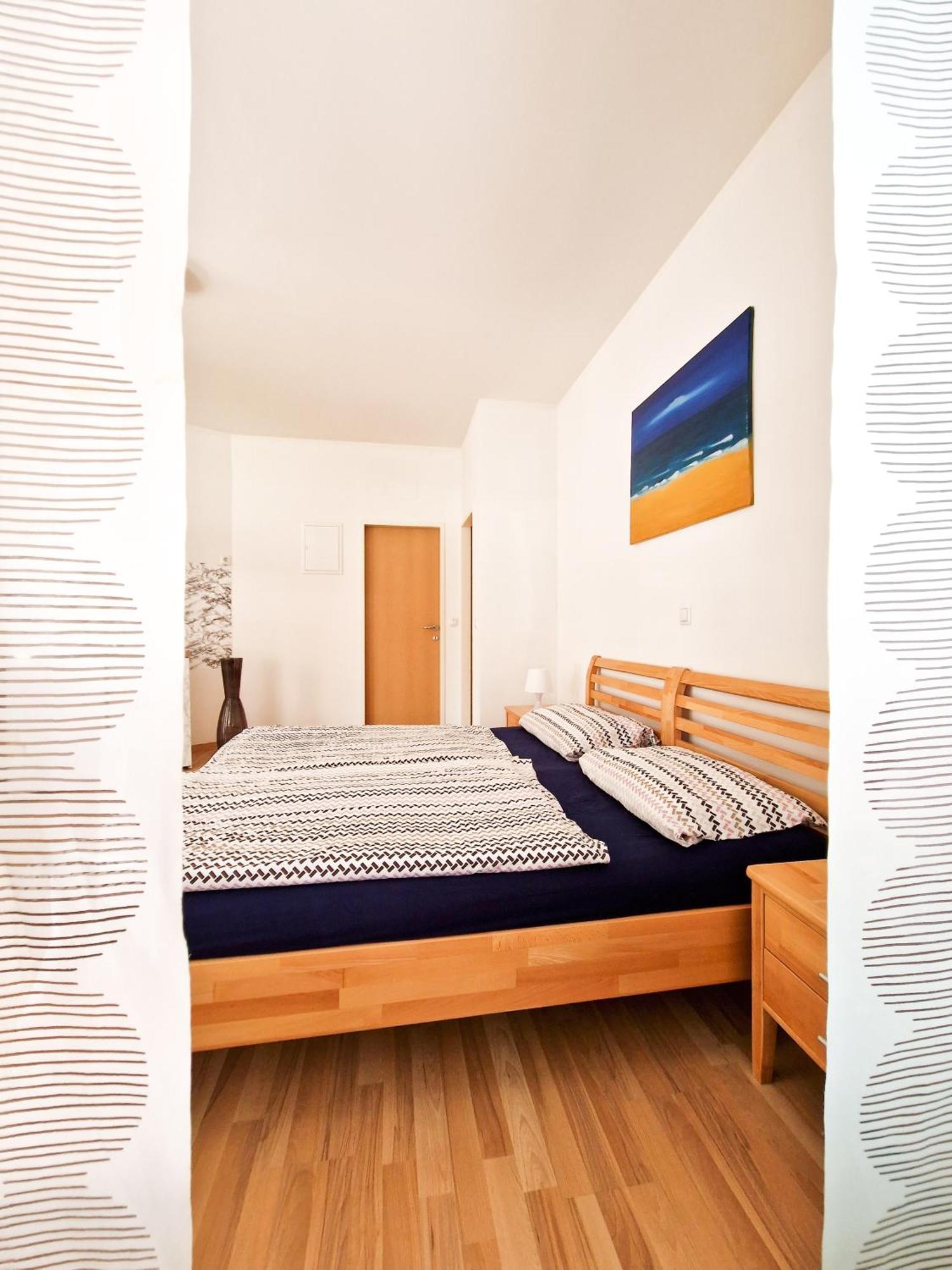 Young Service Apartment *